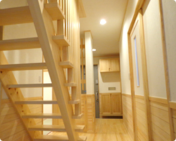 新潟で無垢材を使った新築住宅の建設をお手伝い。
